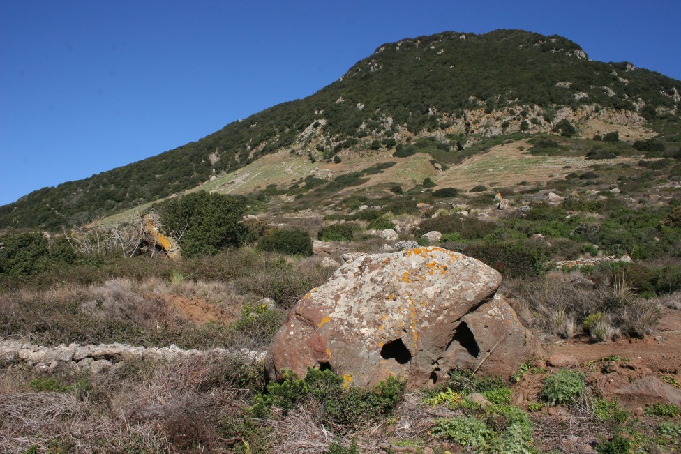 isola di Pantelleria-Rocce megalitiche a contrada Serraglia
